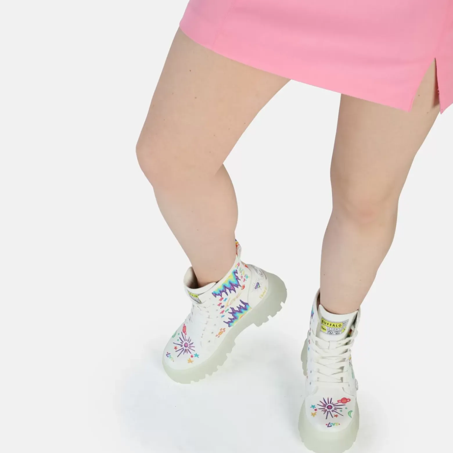 Shop BUFFALO Aspha Rld Bottine Hauteur Cheville Vegane/Graffiti Blanc