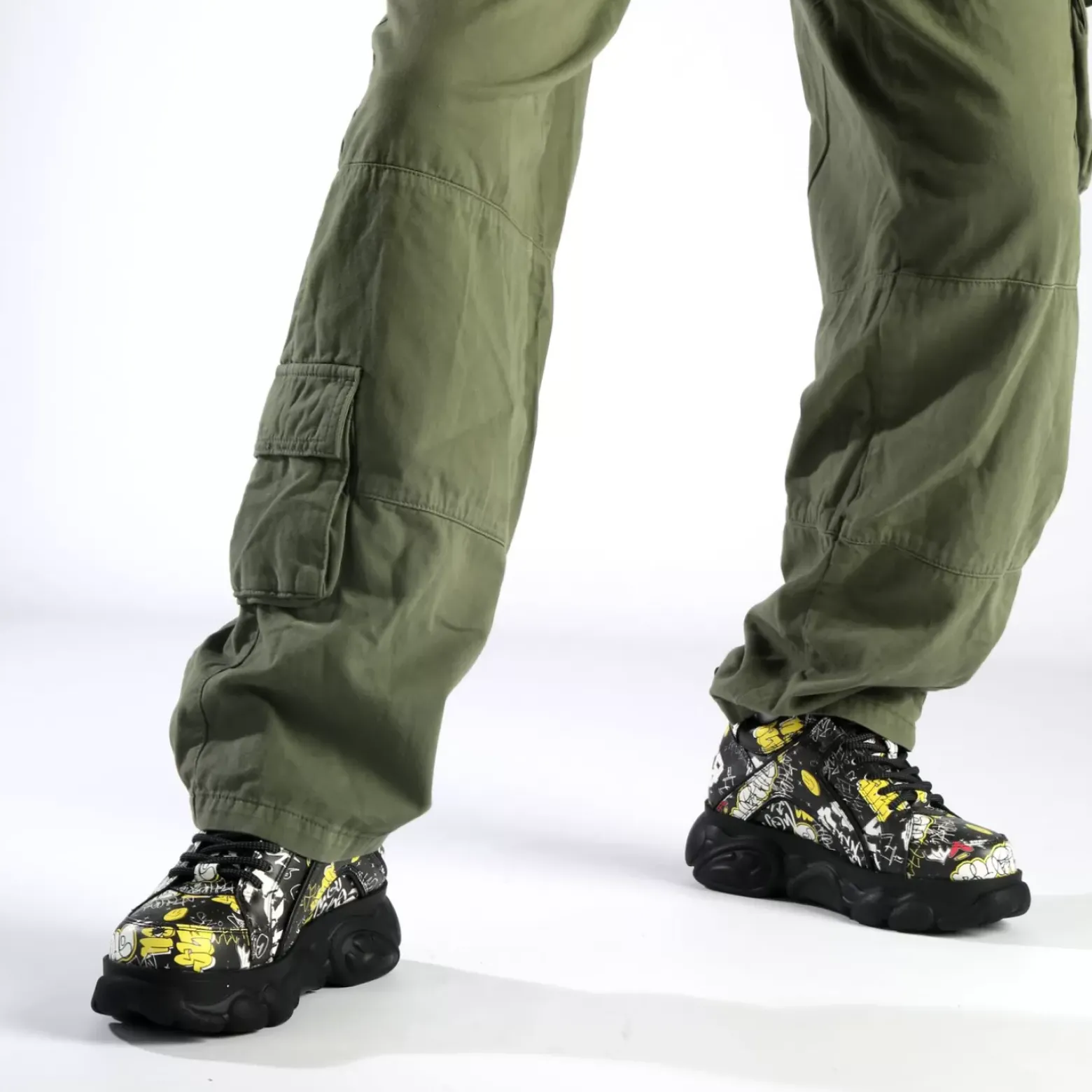 Best Sale BUFFALO Cld Corin Baskets Basses Vegan Graffiti Noir Graffiti Black/White