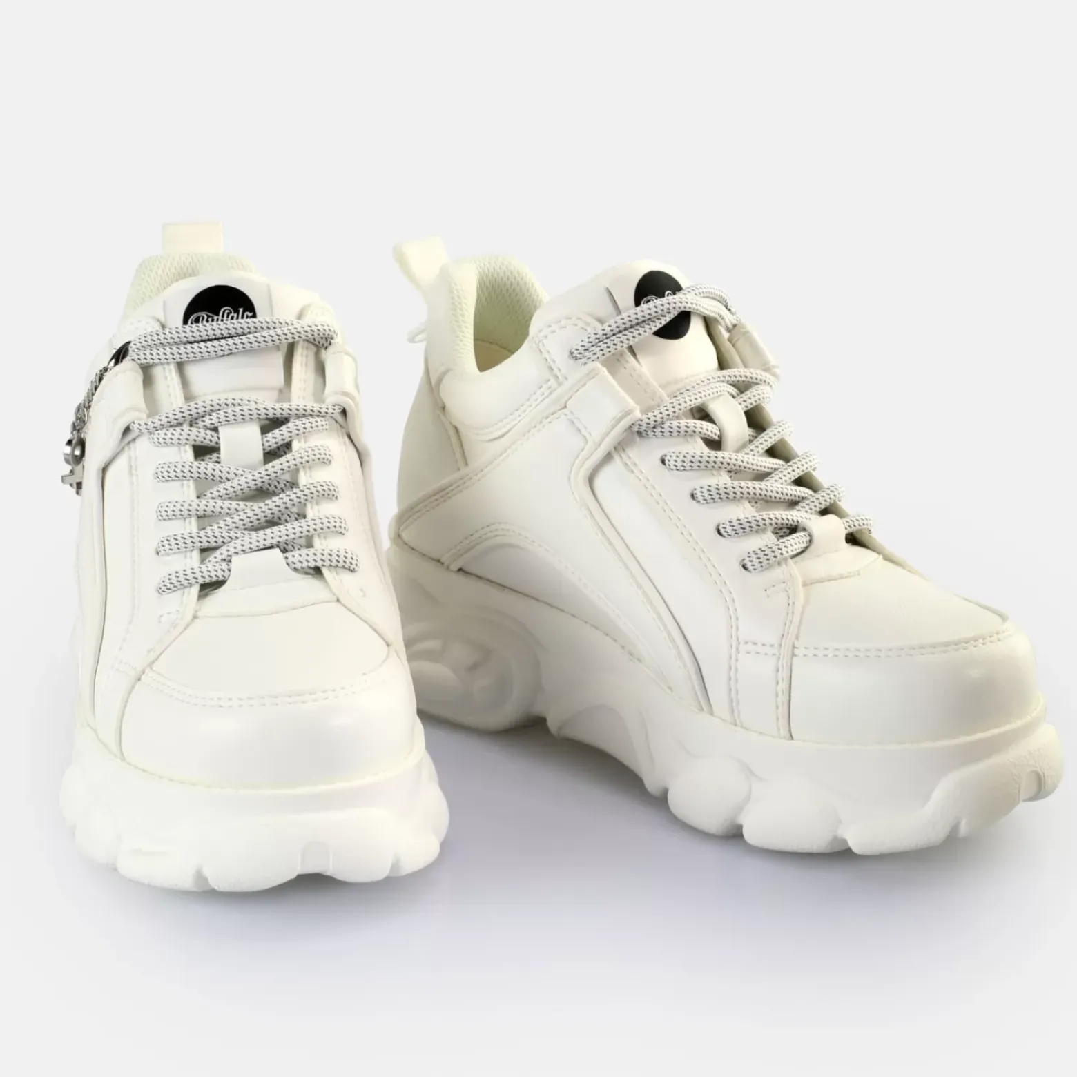 Sale BUFFALO Cld Corin Charms Baskets Basses Veganes Blanc Silber/Weis