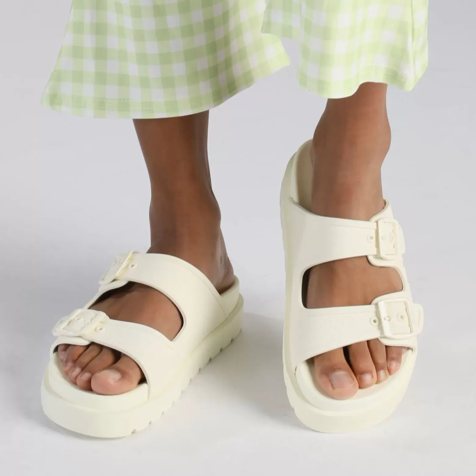 Hot BUFFALO Eve Sol Claquettes De Piscine A Plateforme Veganes Blanc Casse