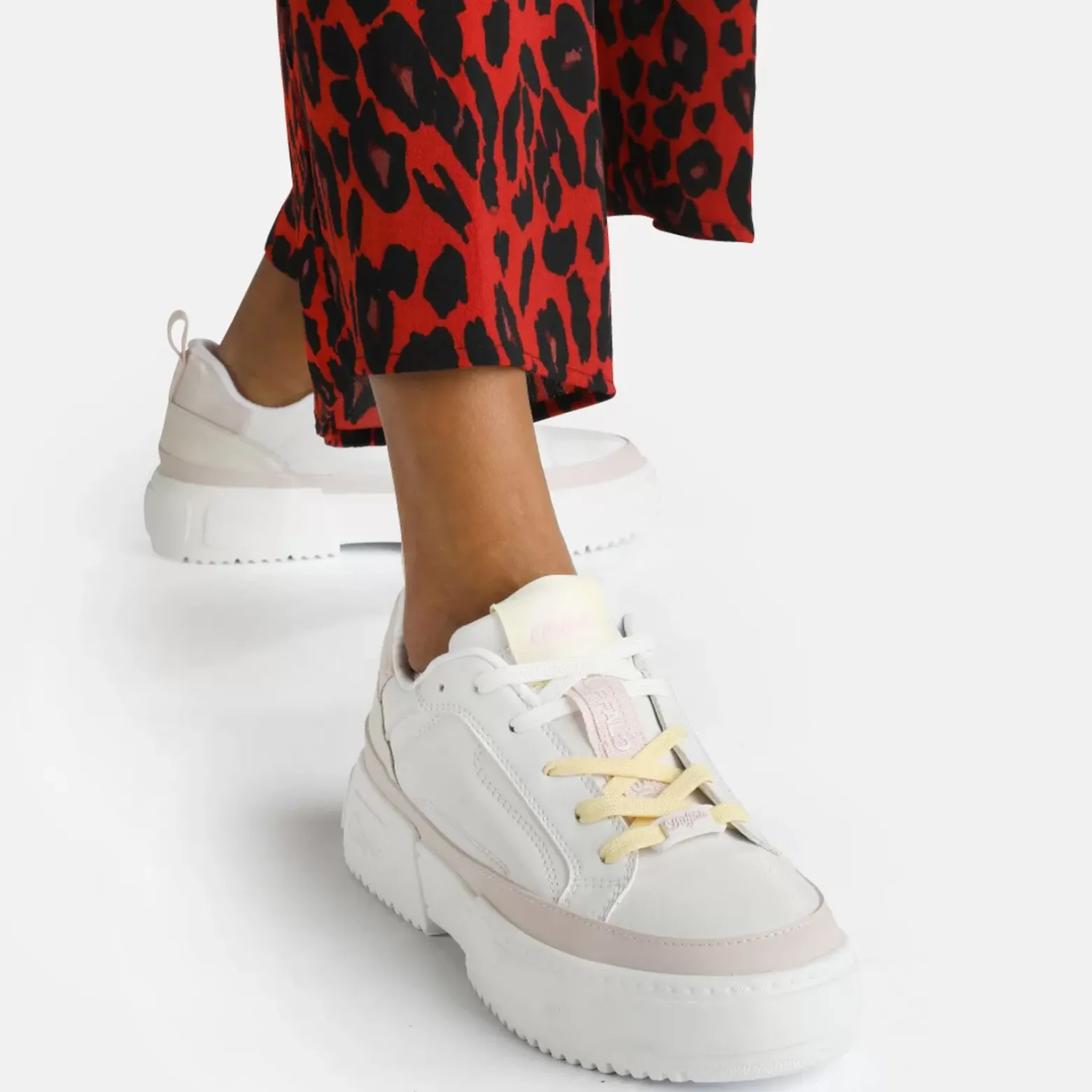 Sale BUFFALO Rse Fox Lo Baskets Veganes Blanc Rose Vif